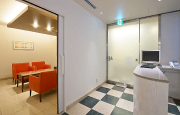 サロン2ならびにサロン受付